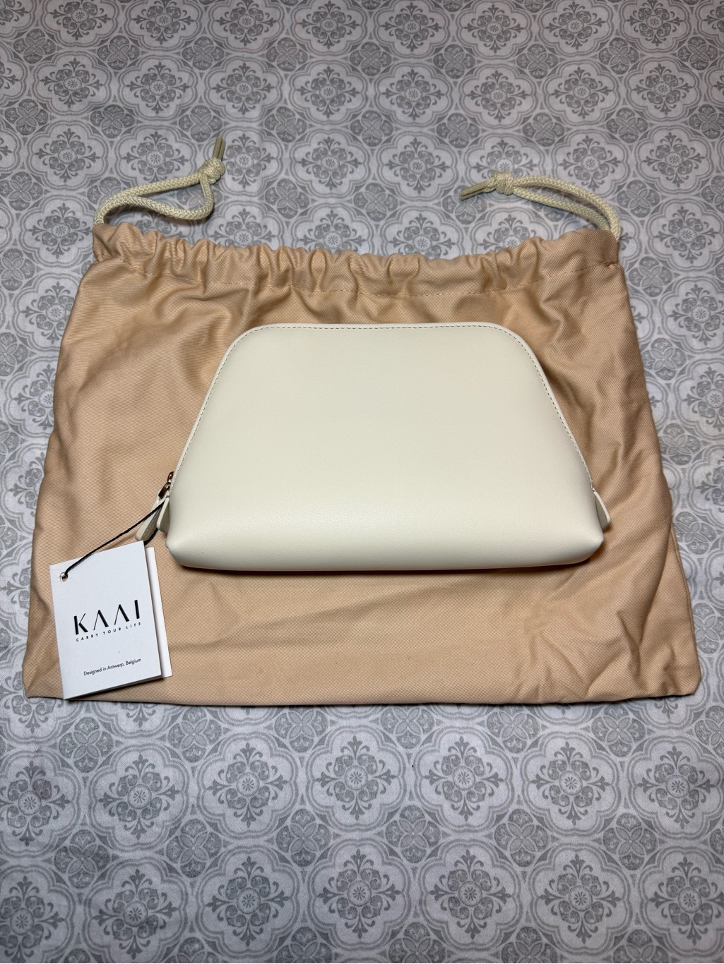 Kaal Pyramid Cosmetic Bag Chalk White — image 2 of 8